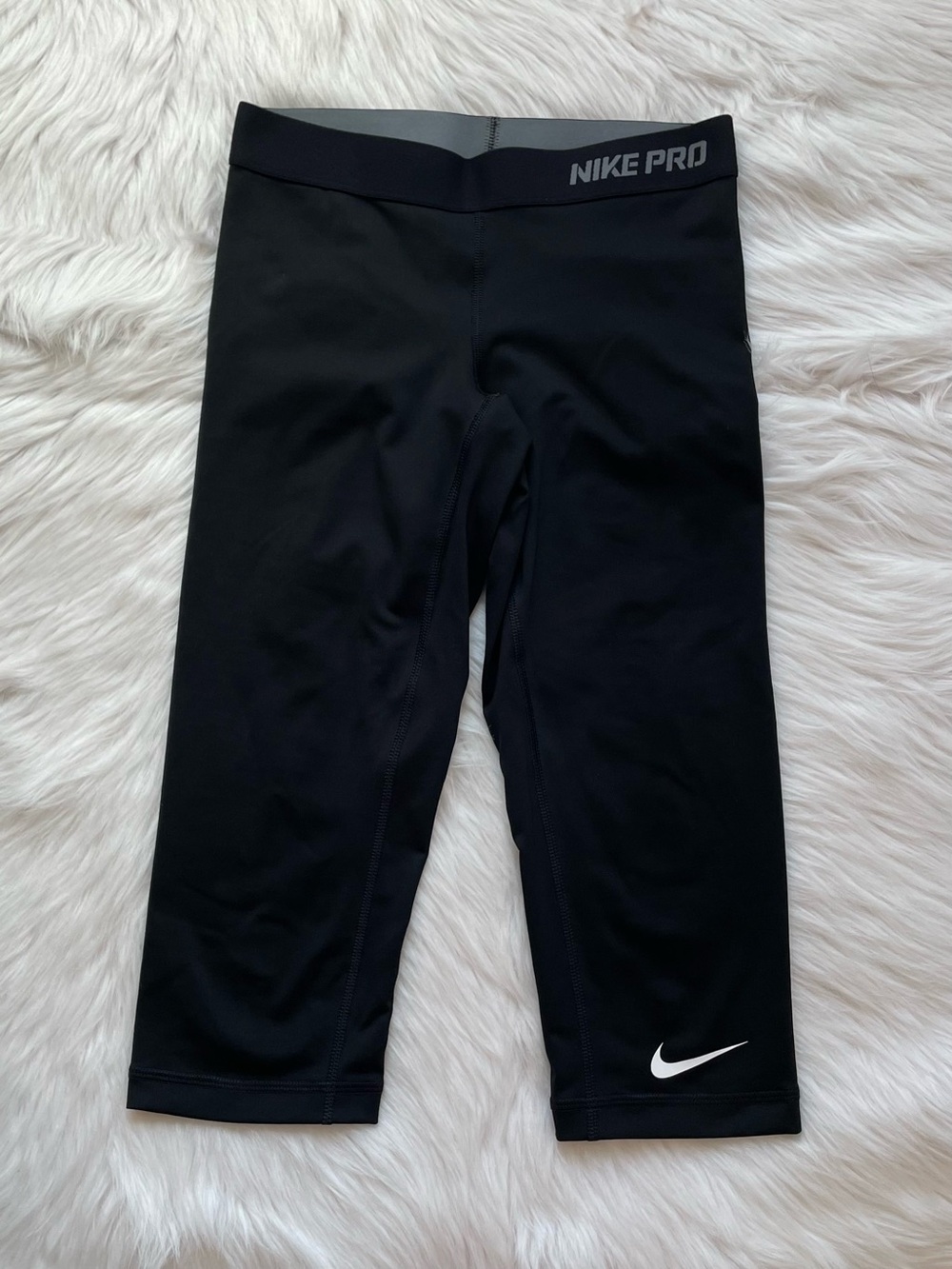 Nike pro capris leggings capri 18” Nike pros women’s XS black crop legging